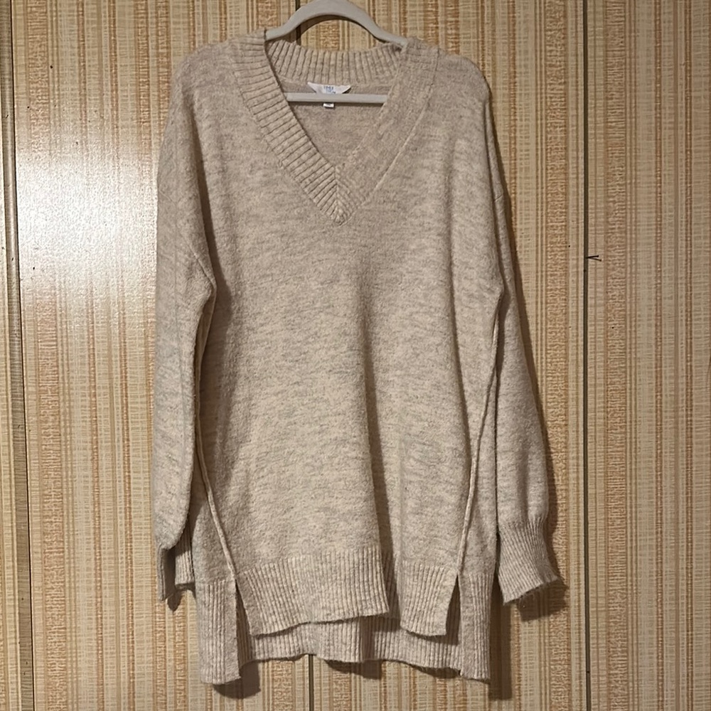Time and Tru Cream V-Neck Sweater Oversized Knit